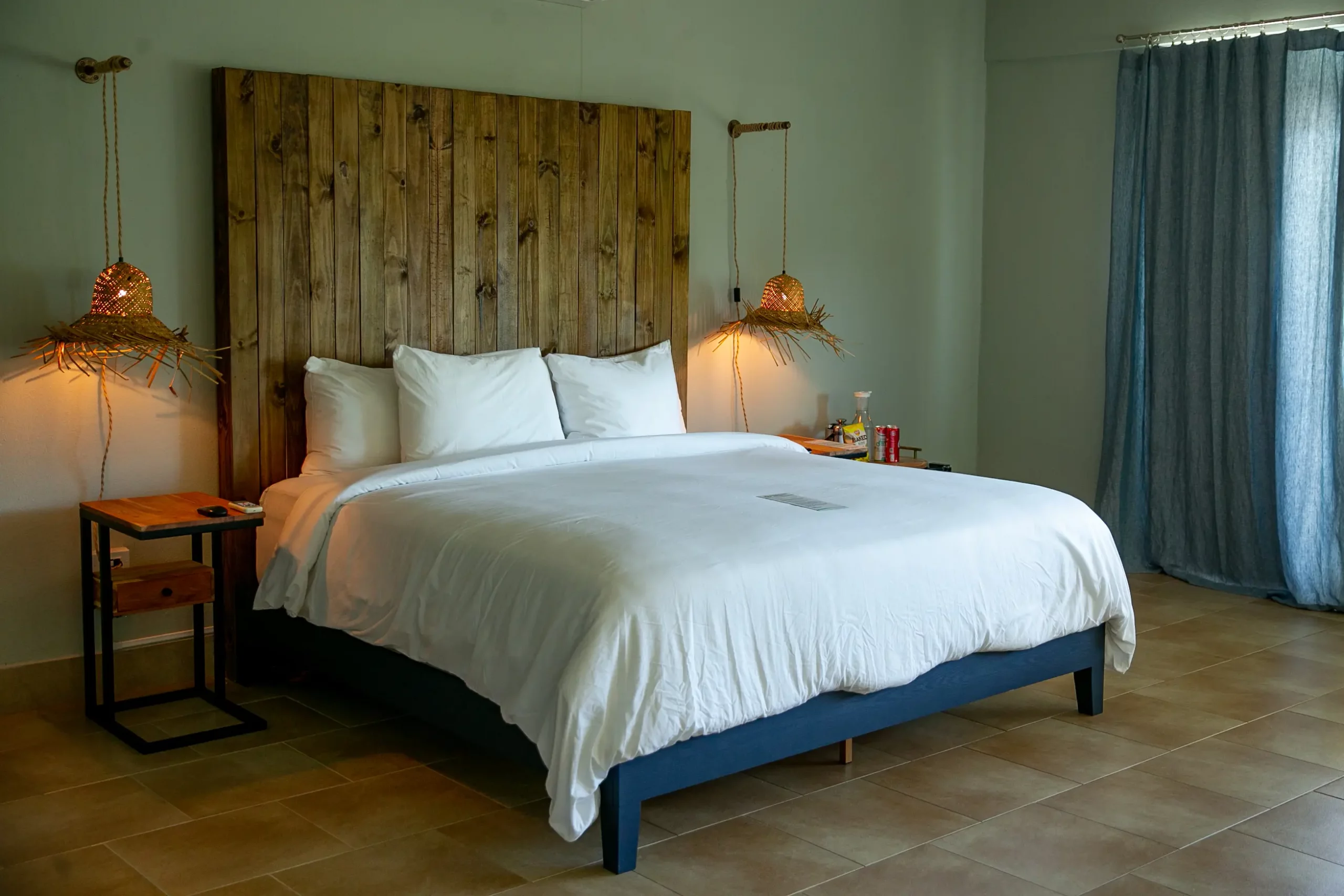Lagoon Room